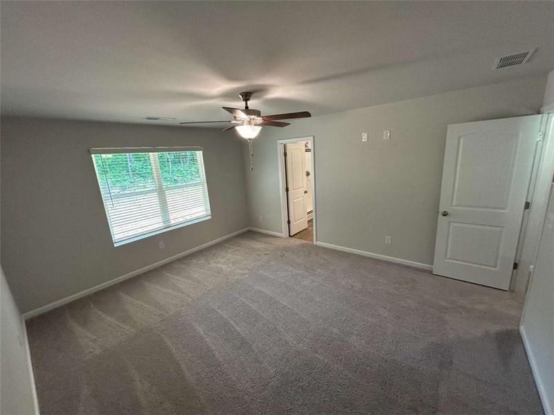Spacious, unfurnished interior of a new home in , Cartersville (Image 10).