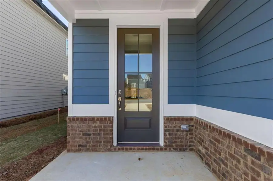 Exterior details and patio area of a home in , Athens (Image 21).