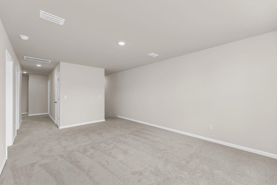 Spacious, unfurnished interior of a new home in , Ravenel (Image 37).