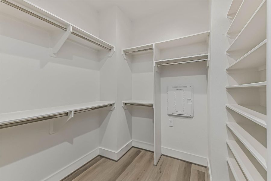 Spacious, unfurnished interior of a new home in , Houston (Image 35).