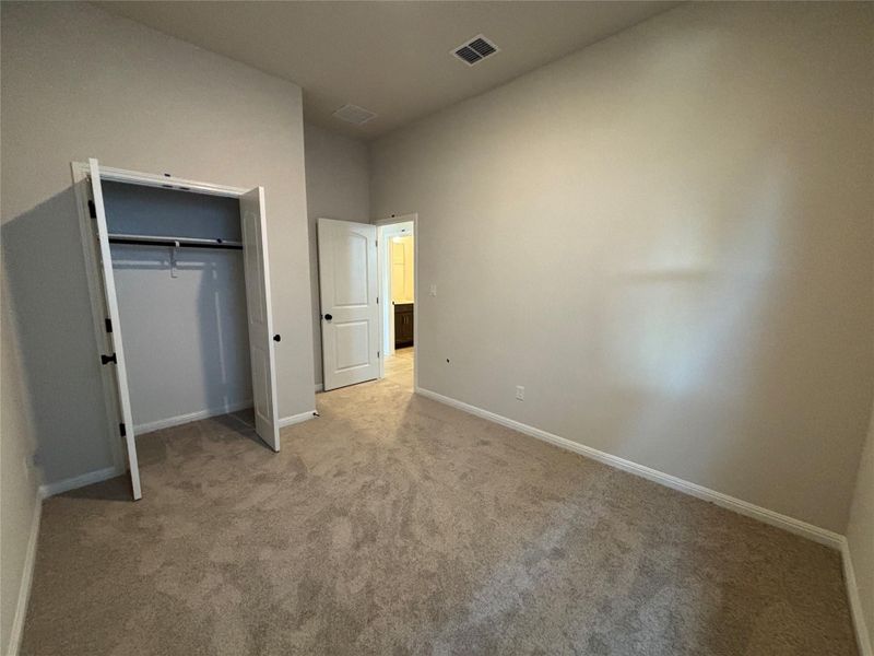 Spacious, unfurnished interior of a new home in Cannon Ranch 40s, Dripping Springs (Image 27).