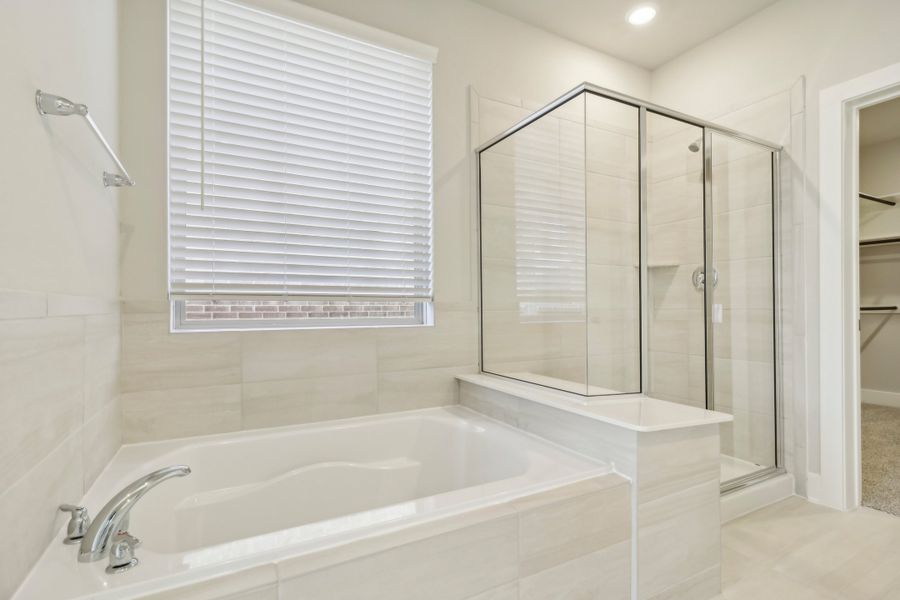 Primary suite bathroom in the Cedar floorplan at a Meritage Homes community.