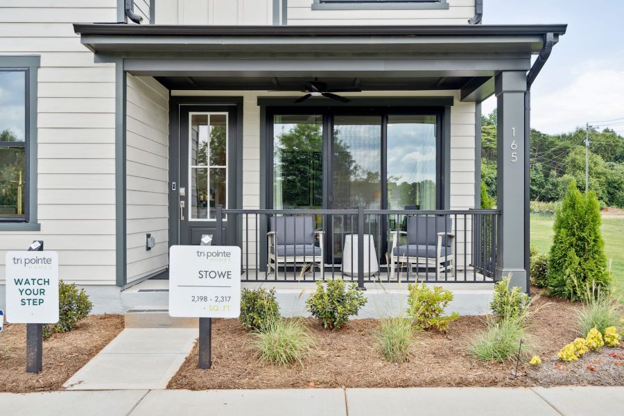 Representative exterior details of a home built from the Stowe by Tri Pointe Homes in Seven Oaks, Belmont (Image 3).