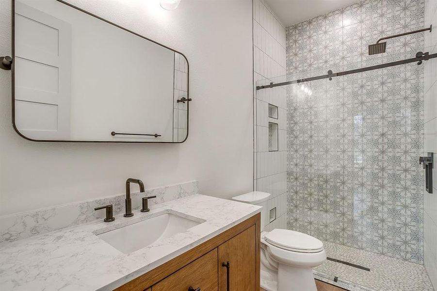 Furnished interior view inside a new home in , Fort Worth (Image 7).