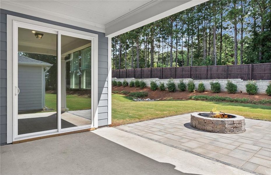Exterior details and patio area of a home in Sun City Peachtree, Griffin (Image 3).