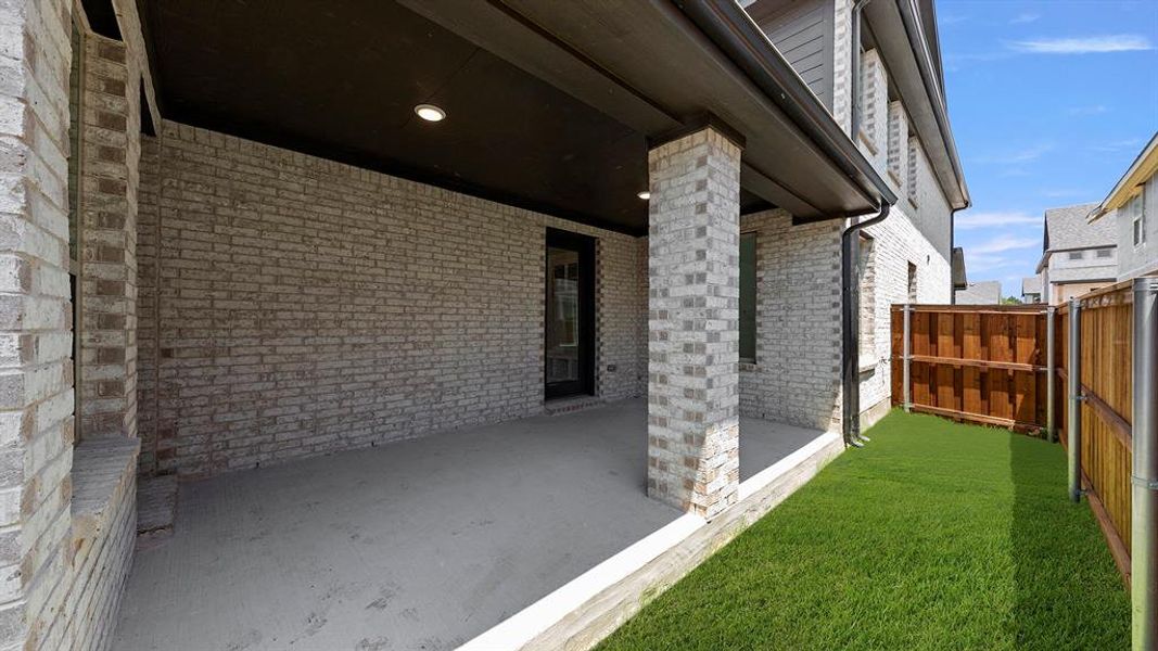 27. 1425 Clare - Patio