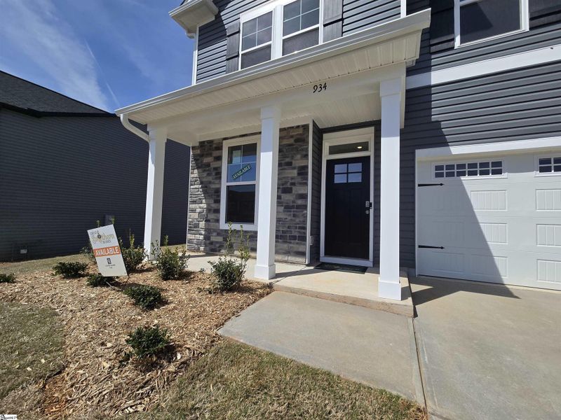 Exterior details and patio area of a home in Shiloh Trail, Wellford (Image 3).