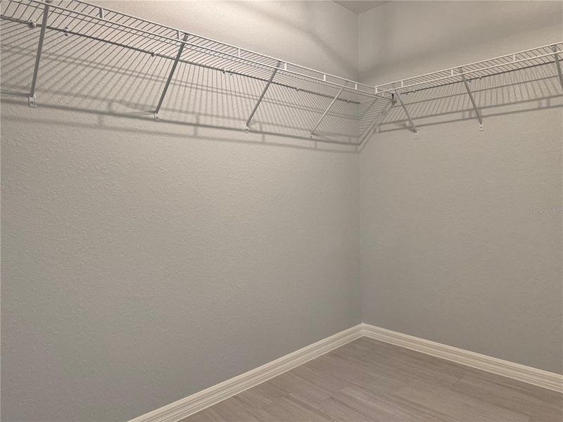 Spacious, unfurnished interior of a new home in , Dunnellon (Image 8).