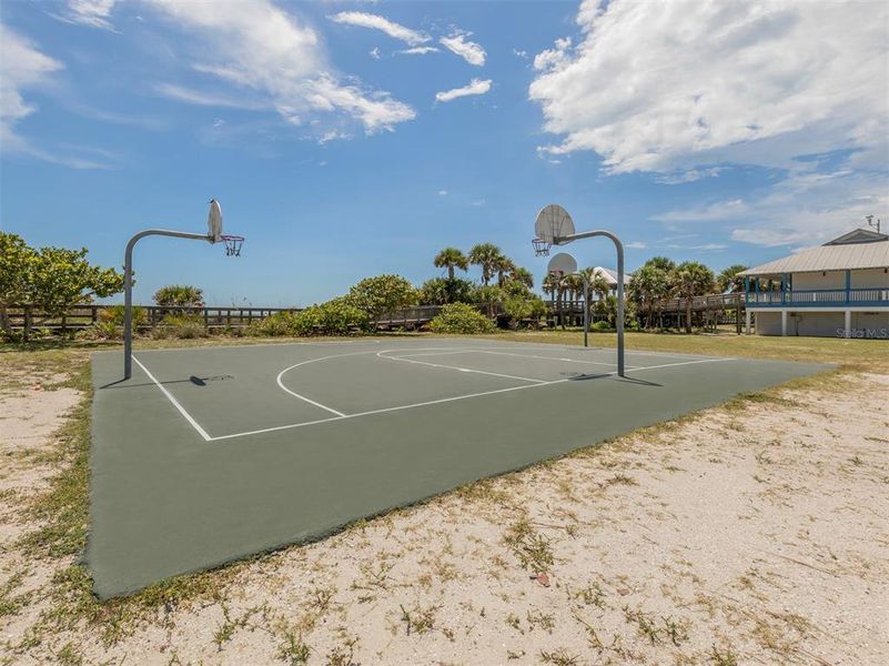 Community amenities in , Rotonda West (Image 33).