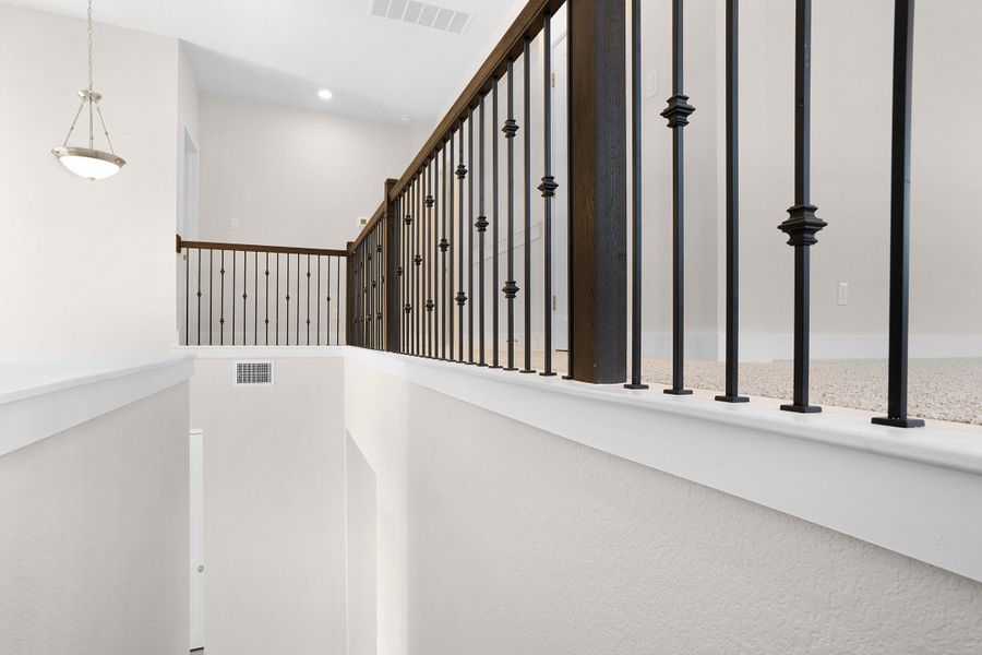 Spacious, unfurnished interior of a new home in Santa Rita Ranch, Liberty Hill (Image 36).