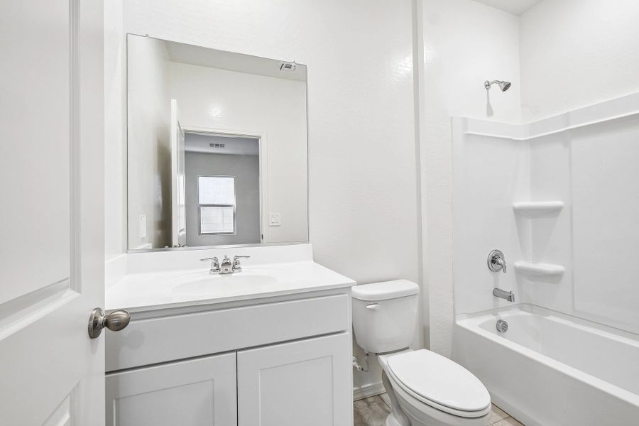 Representative furnished interior of a home built from the Eclipse by Starlight Homes in Laveen Farms, Phoenix (Image 13).
