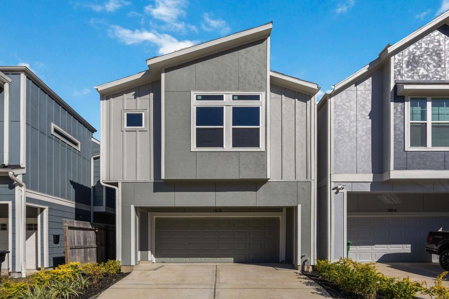 Welcome to 1818 Colquitt St: A testimony to architectural grace, featuring a private driveway, modern cement board facade, and nestled in a coveted location on a street lined with mature trees. Plan your move now! Welcome to 1818 Colquitt St: A testimony to architectural grace, featuring a private driveway, modern cement board facade, and nestled in a coveted location on a street lined with mature trees. Plan your move now!