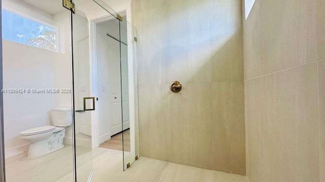 Image 25 of a home in .