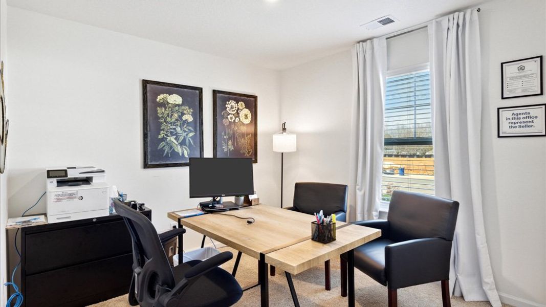 Representative furnished interior of a home built from the Sullivan by D.R. Horton in Johnson Farms, Greeneville (Image 6).