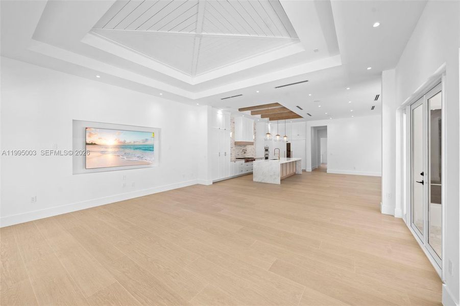Spacious, unfurnished interior of a new home in , Pinecrest (Image 43).