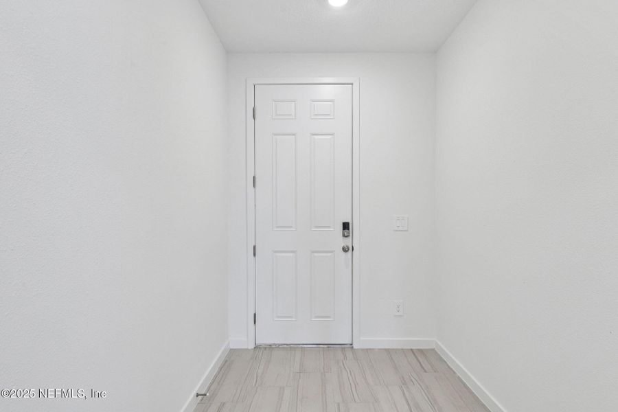 Spacious, unfurnished interior of a new home in , Palm Coast (Image 18).