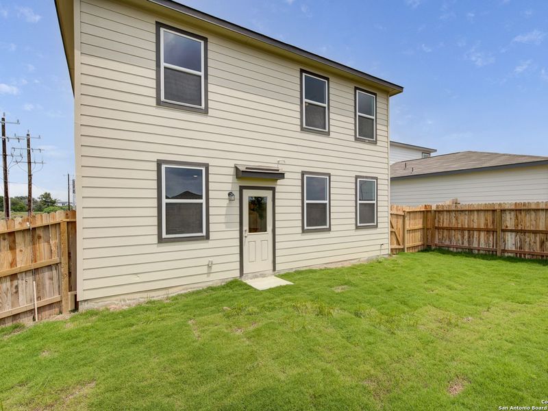 Exterior details and patio area of a home in Applewhite Meadows, San Antonio (Image 4).