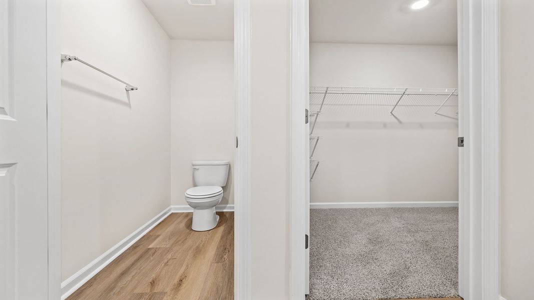 Spacious, unfurnished interior of a new home in Cascade Point, Seneca (Image 33).