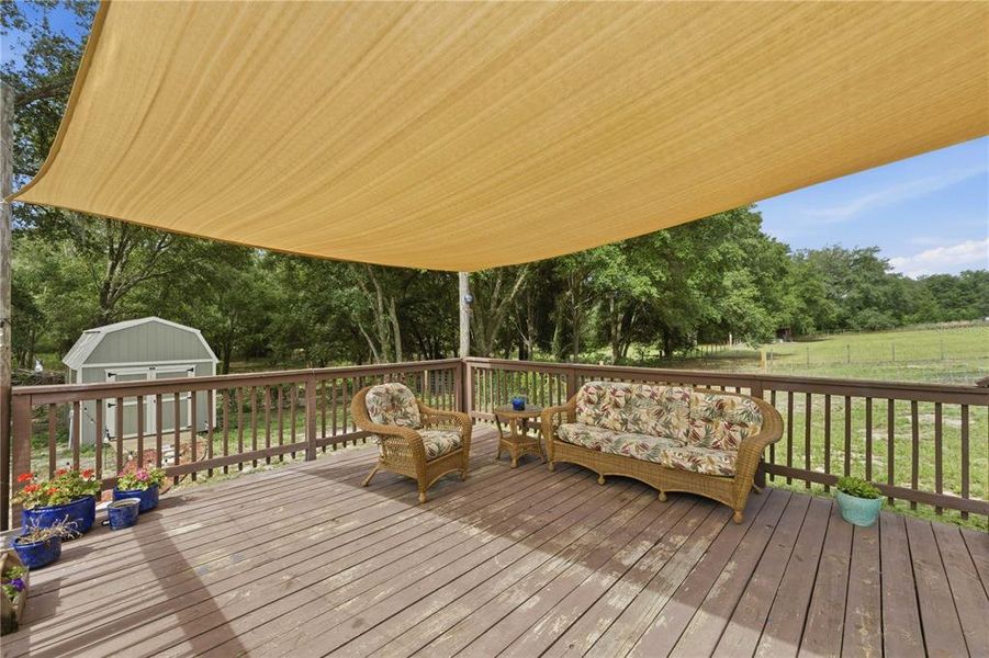 Exterior details and patio area of a home in , Weirsdale (Image 24).