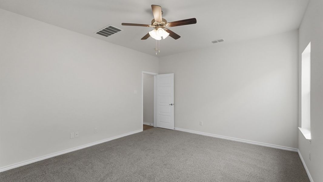Spacious, unfurnished interior of a new home in Liberty Crossing, Royse City (Image 16).