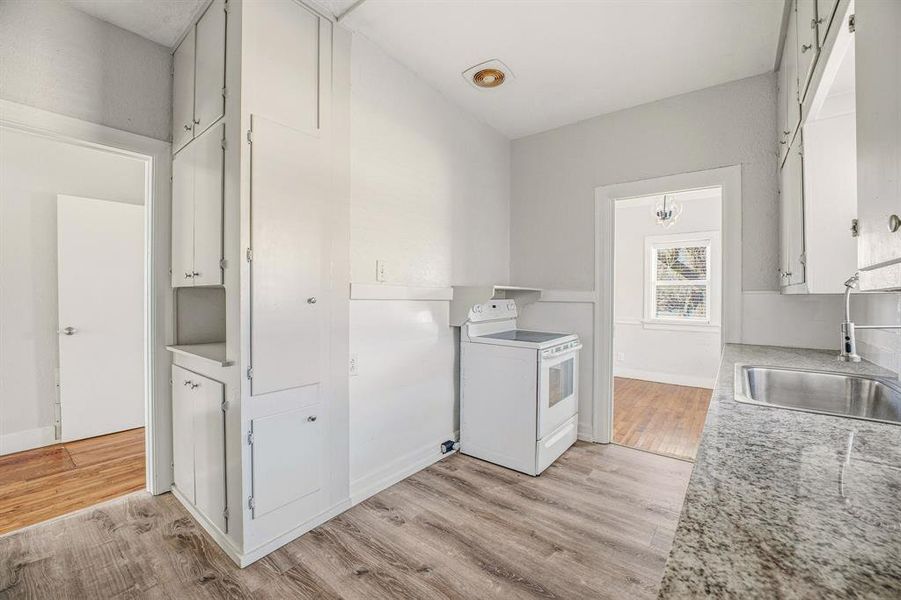 Furnished interior view inside a new home in , Stephenville (Image 9).