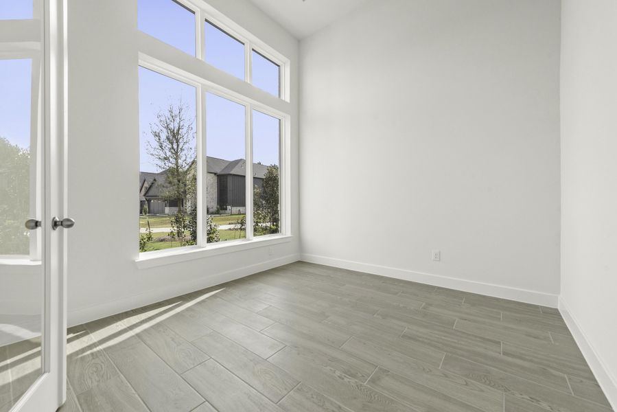 Representative unfurnished interior of a home built from the The Innes by Westin Homes in Kresston, Montgomery (Image 20).