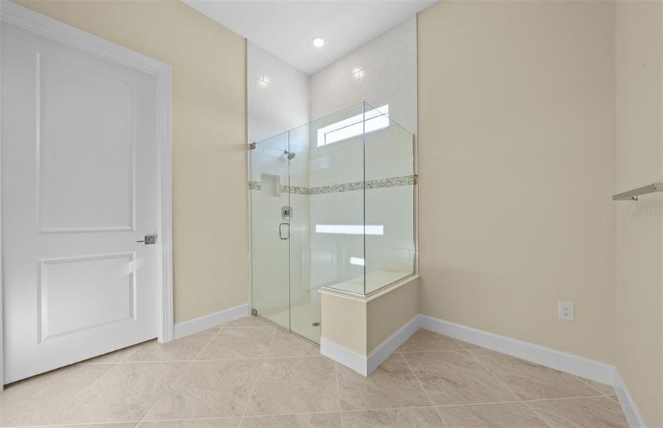 Spacious, unfurnished interior of a new home in SeaFlower, Bradenton (Image 29).