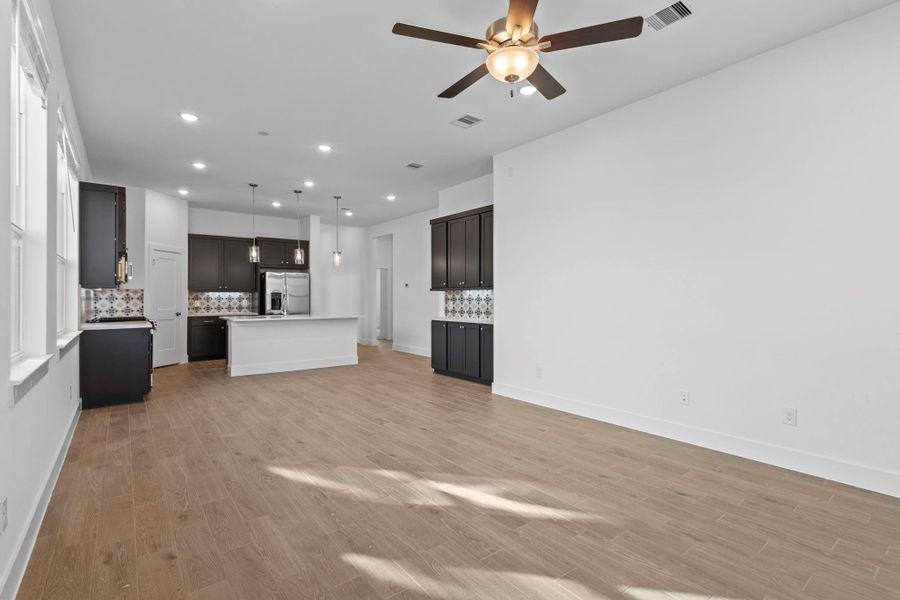 Spacious, unfurnished interior of a new home in Emory Glen, Magnolia (Image 14).