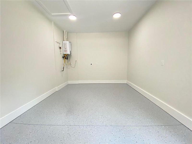 Spacious, unfurnished interior of a new home in , Dacula (Image 58).
