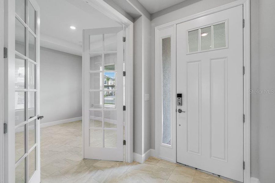 548 Moon Shell Circle ~ Ready Now