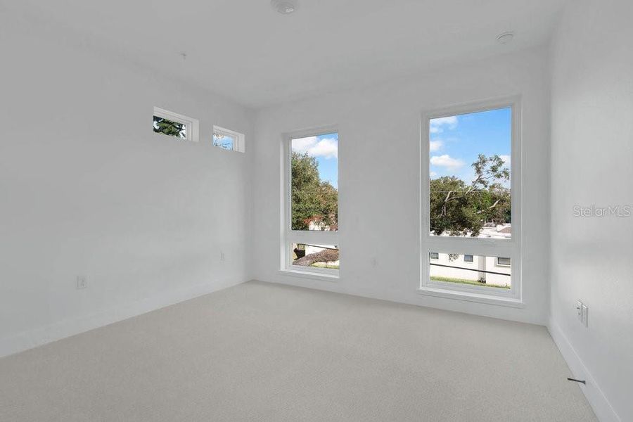 Spacious, unfurnished interior of a new home in , Orlando (Image 59).
