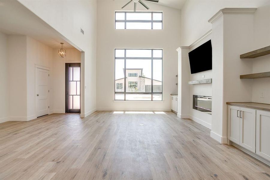 Spacious, unfurnished interior of a new home in , Mineral Wells (Image 30).