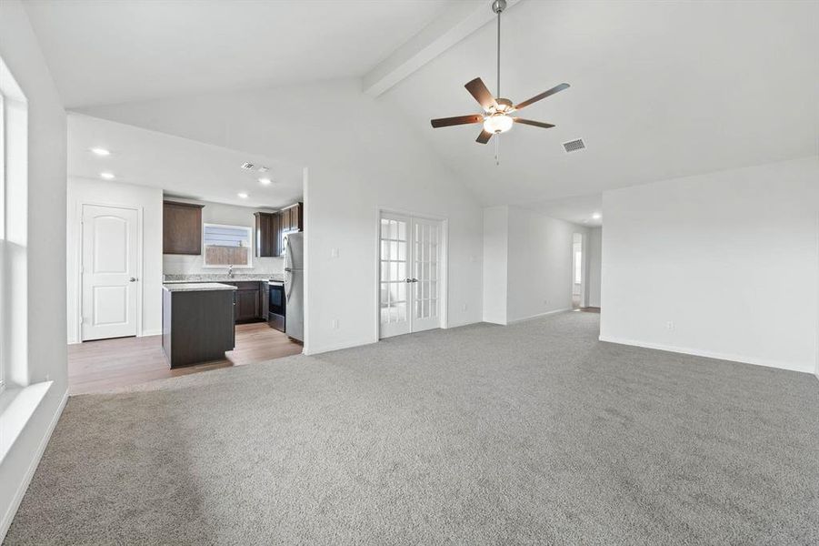 Spacious, unfurnished interior of a new home in Retreat at Fossil Creek, Fort Worth (Image 9).