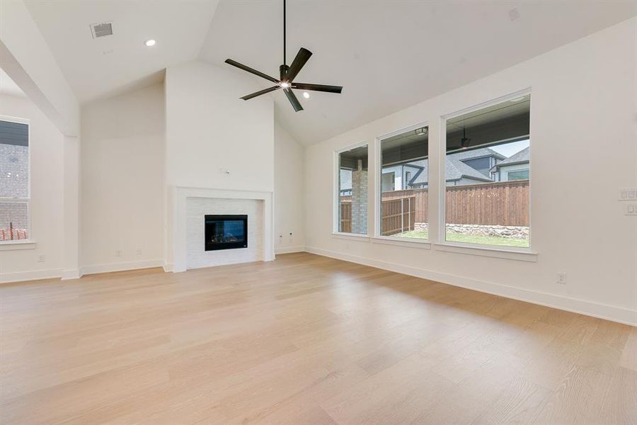 Spacious, unfurnished interior of a new home in Quail Hollow, Rockwall (Image 18).