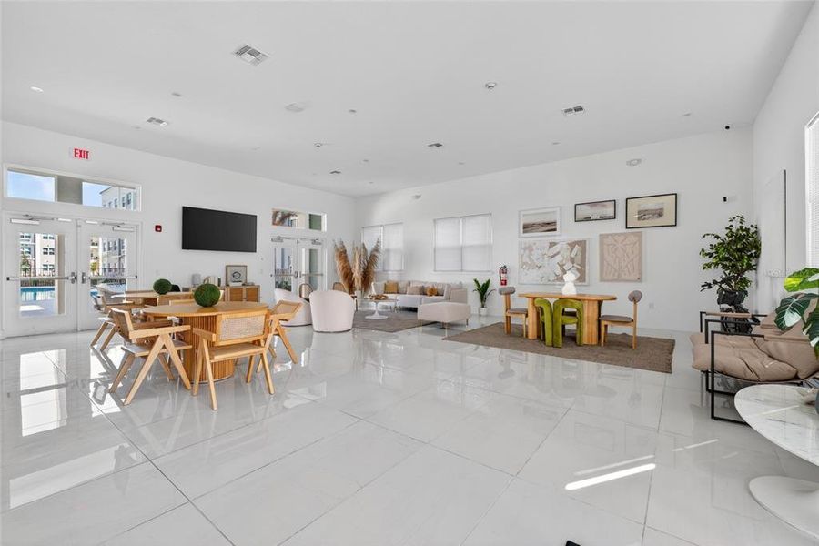 Furnished interior view inside a new home in , Orlando (Image 7).