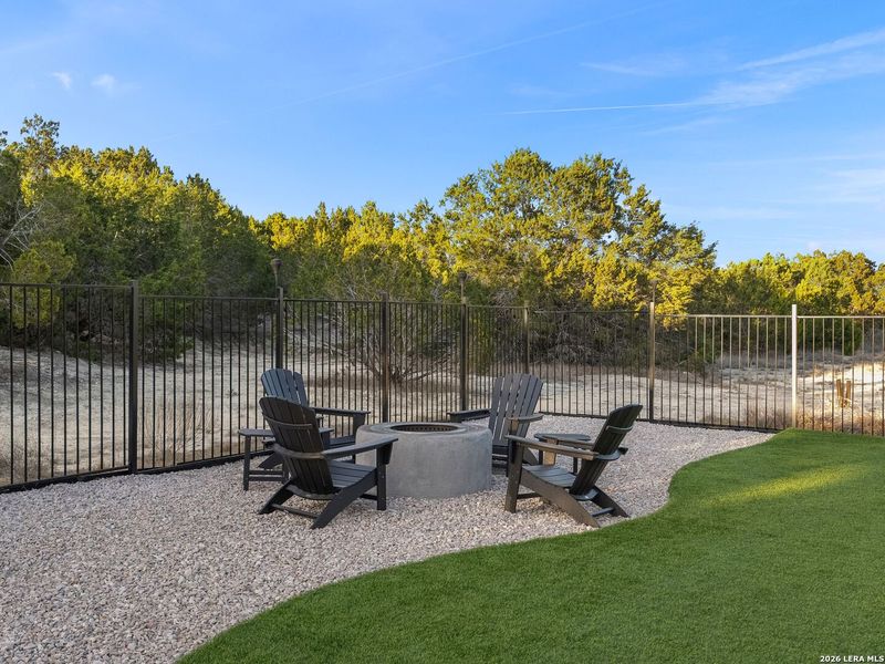 Community amenities in , Canyon Lake (Image 55).