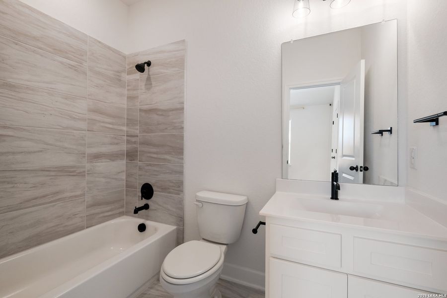 Furnished interior view inside a new home in , Boerne (Image 7).