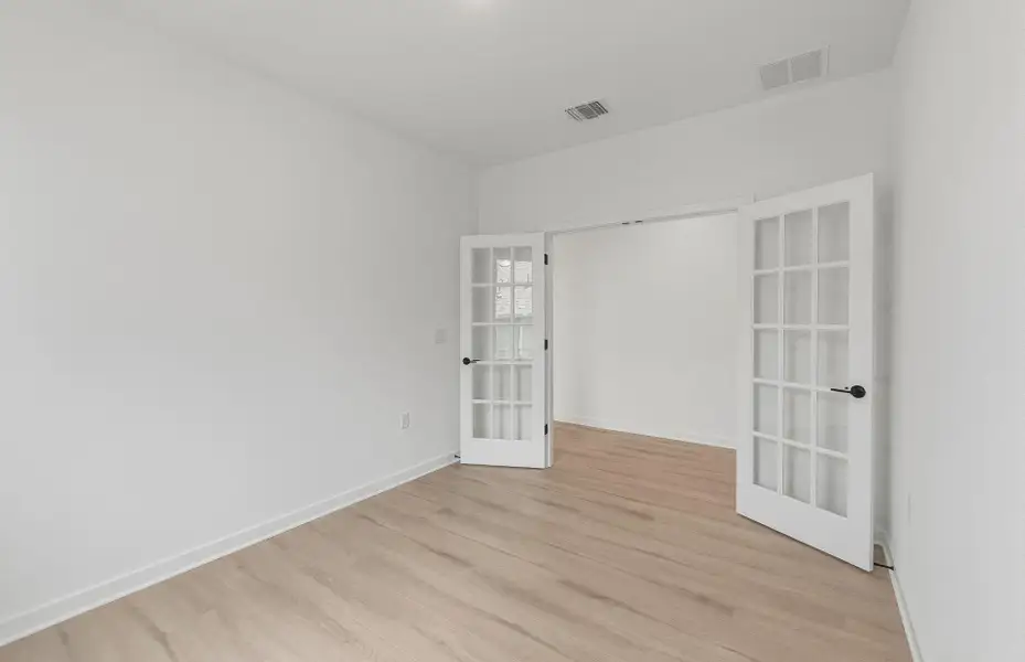 Spacious, unfurnished interior of a new home in Sun City Texas, Georgetown (Image 18). Spacious, unfurnished interior of a new home in Sun City Texas, Georgetown (Image 18).