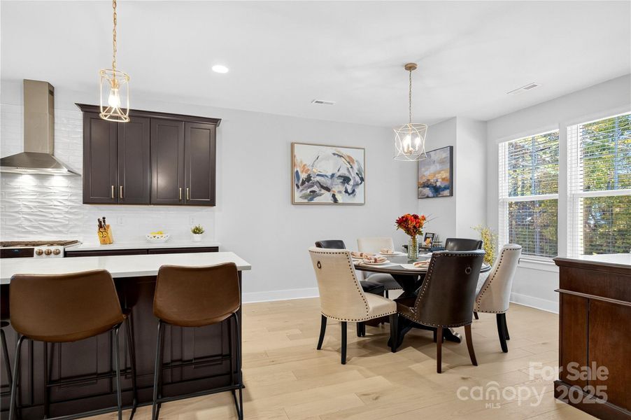 And 6 Or 8 Or 10 In The Dining Area And 6 Or 8 Or 10 In The Dining Area