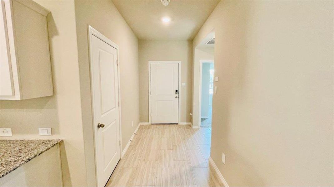 Image 11 of a home in Sunnycreek. Image 11 of a home in Sunnycreek.