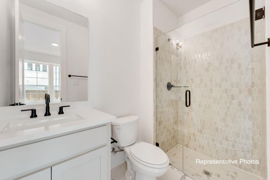 Representative furnished interior of a home built from the Grandview by Grand Homes in Silverleaf Estates in Frisco, Frisco (Image 9).