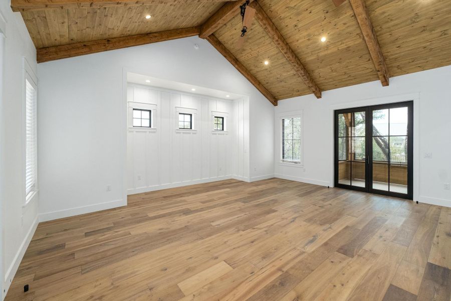 Spacious, unfurnished interior of a new home in , Dripping Springs (Image 21).