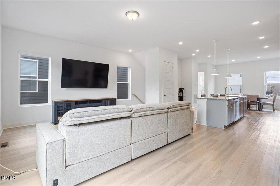 14-1434 Grv Vlg Rd [2802874]_14