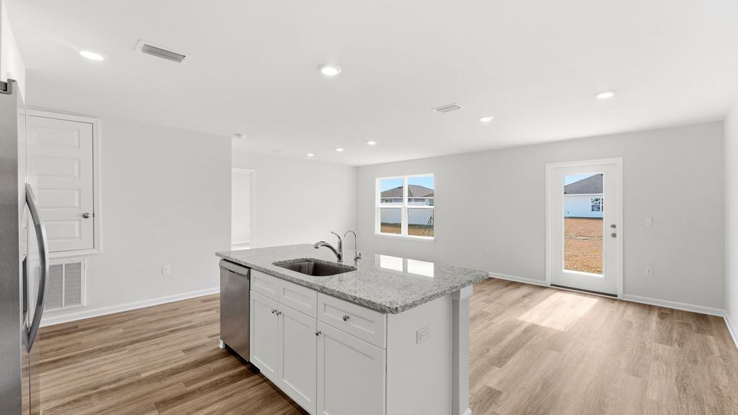 Furnished interior view inside a new home in Liberty, Panama City (Image 9).