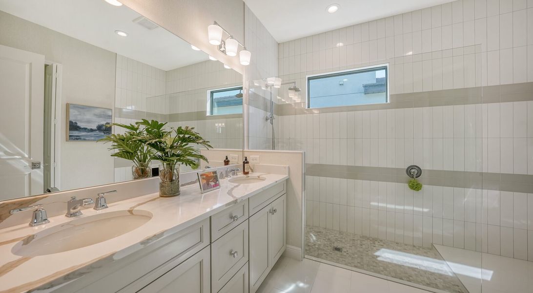 Representative furnished interior of a home built from the Endless Summer 4 by Neal Communities in Vistera of Venice, Venice (Image 11).