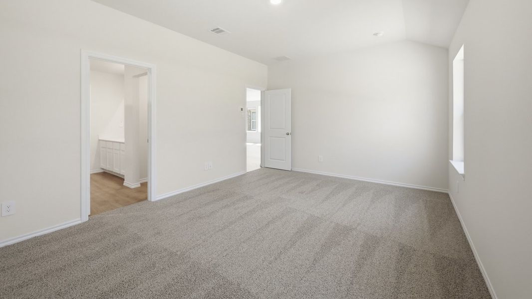 Representative unfurnished interior of a home built from the Clarke by D.R. Horton in Sweetwater Springs, Sherman (Image 17).