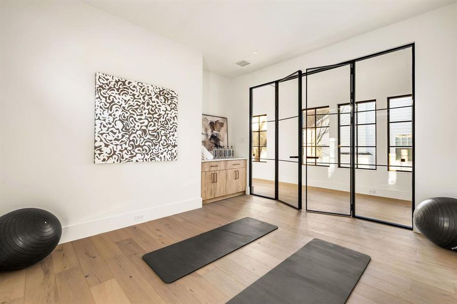 Furnished interior view inside a new home in , Dallas (Image 16).