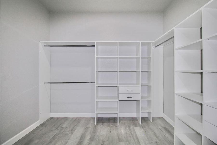 Spacious, unfurnished interior of a new home in , Sebring (Image 25).