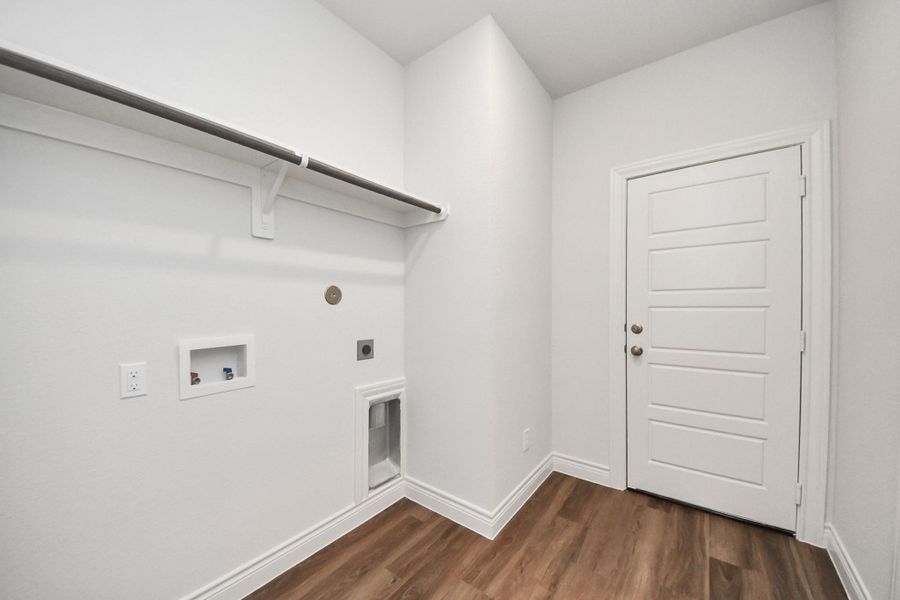 Spacious, unfurnished interior of a new home in Lexington Heights, Willis (Image 20).