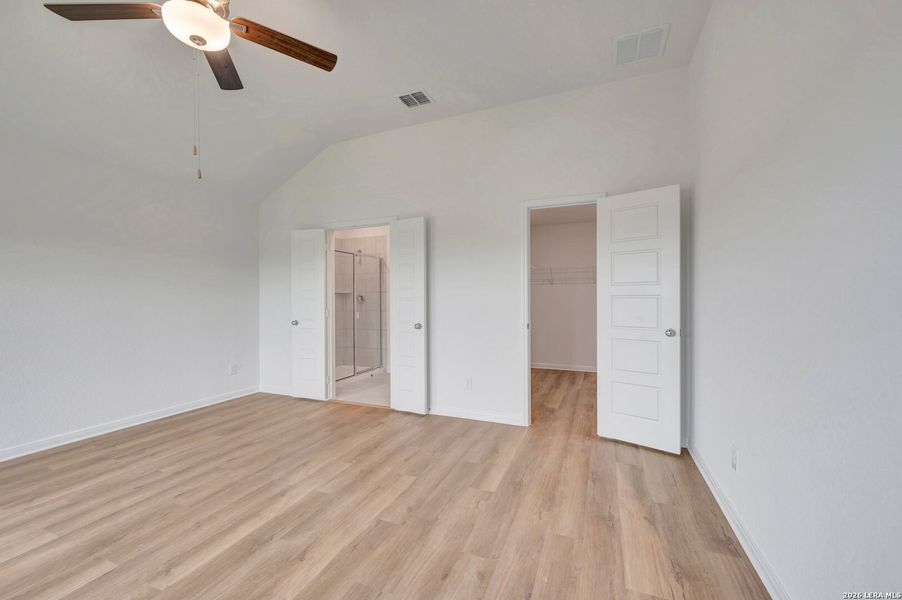 Spacious, unfurnished interior of a new home in Agave, San Antonio (Image 30). Spacious, unfurnished interior of a new home in Agave, San Antonio (Image 30).